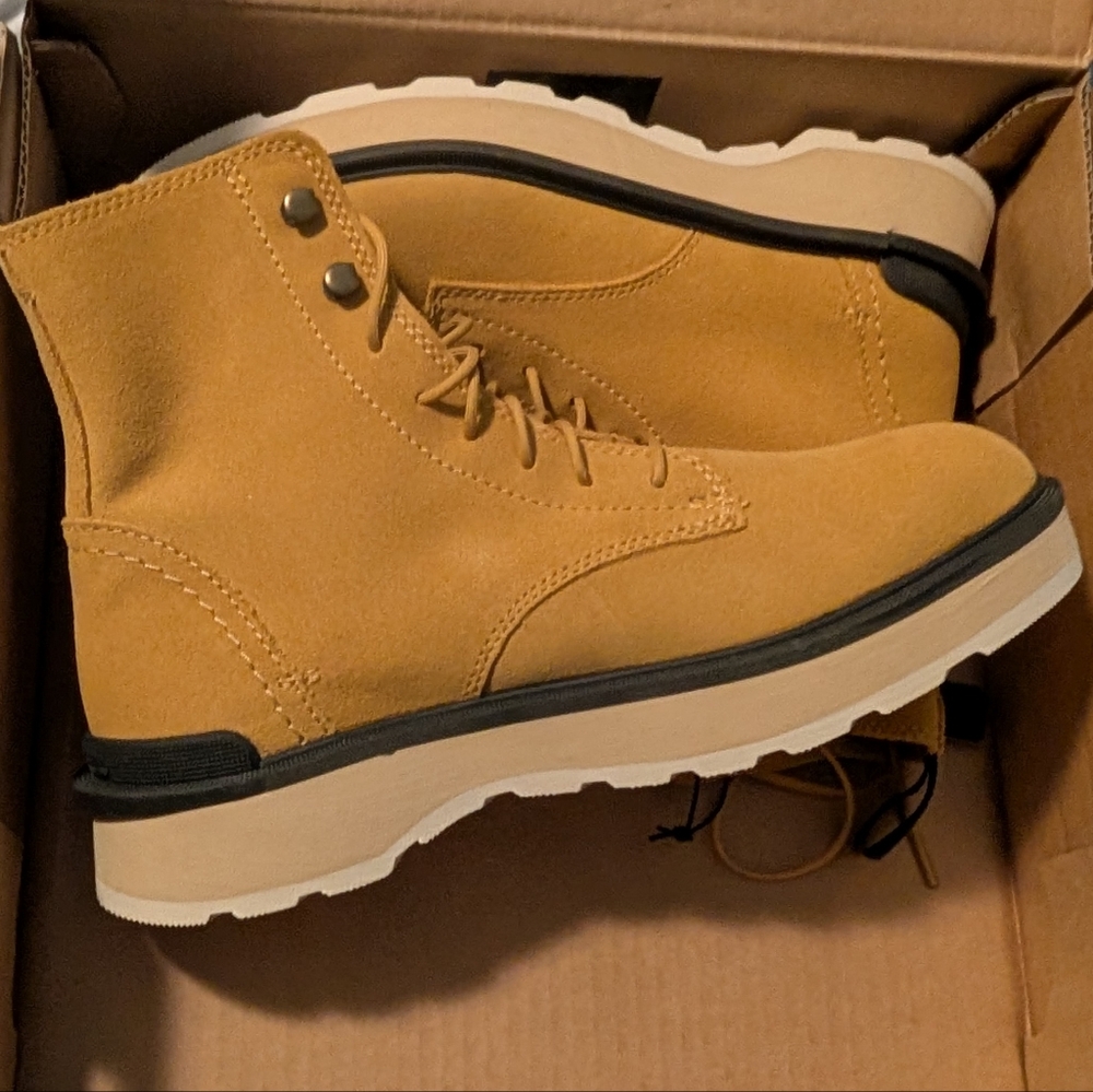 Brand New Sorel Hi-Line Boots